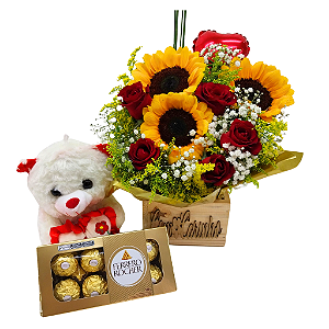 Arranjo rústico girassol com rosas vermelhas e chocolate