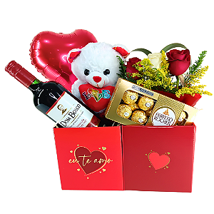 Caixa Te Amo – Ferrero, Pelúcia e Vinho Para Derreter Corações