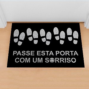 Capacho Frase - Passe a porta com um sorriso