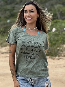 Baby Look Ela ama praia