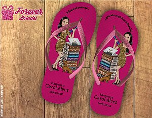 Chinelo formatura administração cor de rosa com caricatura