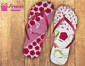 Chinelo Dia Da Mulher Com Rosas Vermelhas