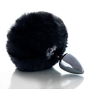 Plug Preto Com Pompom Pelúcia Hard  - Preto