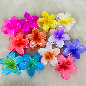 12 Unidades Piranha de Flor Para Cabelo Pequena Cor Aleatória Atacado Box Fechado