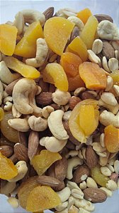 MIX DE CASTANHAS DE CAJU AMENDOAS E DAMASCO E AMENDOIM