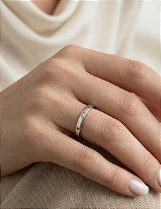 Anel Slim Ponto de Luz em Aço Inoxidável - Coleção Minimalista