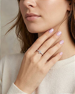 Anel de Prata 925 Cruz com Zircônias e Aro Trabalhado