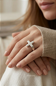 Anel de Cruz Bold em Aço Inoxidável