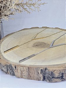 Colar Geométrico Minimalista em Aço Inoxidável