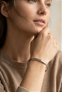 Bracelete Liso Abaulado em Aço Inoxidável
