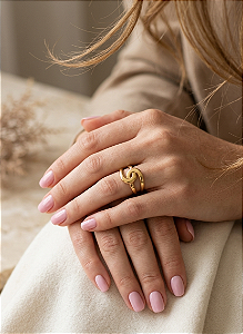 Anel Entrelaçado em Aço Inoxidável Banhado a Ouro