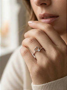 Anel Coraçãozinho com Ponto de Luz em Prata 925