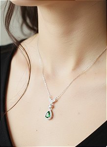 Colar Gota de Zircônia Cravejada em Prata 925