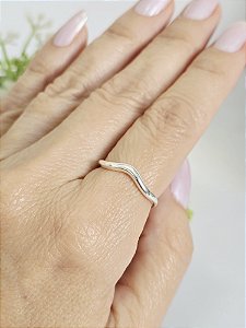 Anel Ondas Minimalistas em Prata 925