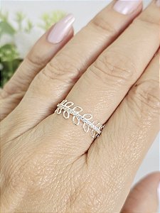 Anel Folhas Vazadas com Detalhes Cravejados em Prata 925