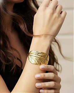 Bracelete Rígido Folha Banhado a Ouro Aço Inox