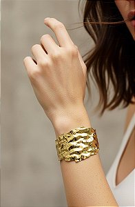 Bracelete Rígido Texturizado Banhado a Ouro Aço Inox