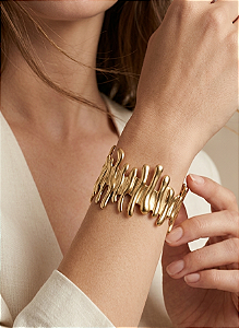 Bracelete Orgânico Textura Fluida em Aço Inoxidável com Banho PVD Ouro