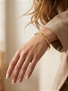 Bracelete Rígido Dourado Liso 4mm Abaulado