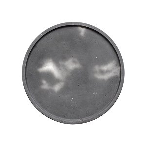 Prato de cimento na cor cinza escuro - 16cm