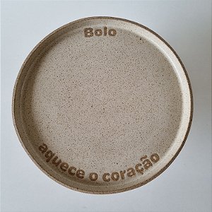 Boleira Cerâmica e Madeira - Bolo Aquece o Coração