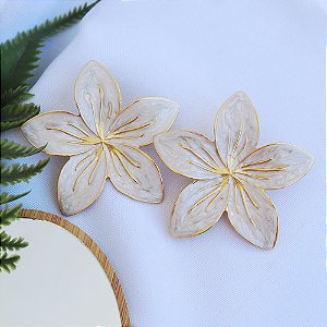 Brinco flor de amora pérola