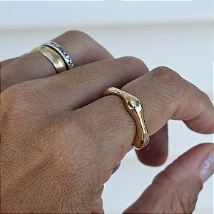 Anel quadrado dourado