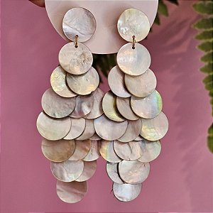 Brinco escama de madrepérola