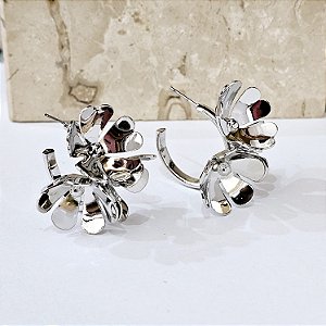 Argola três flores prata