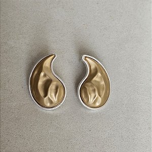 Brinco gota fosco dourado