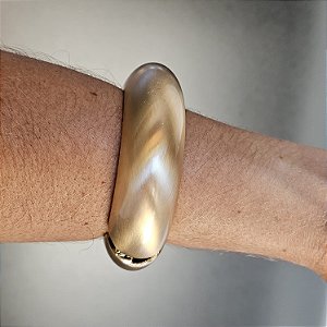Bracelete articulado escovado dourado