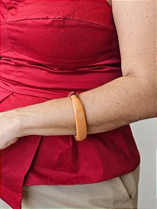 Bracelete acrílico articulado caramelo