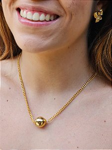 Colar esfera dourada