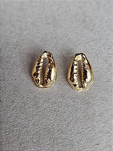 Brinco búzio dourado