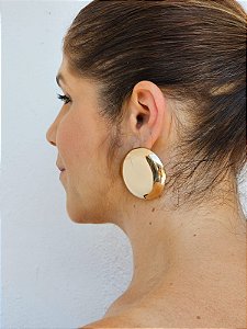 Brinco maxi botão dourado