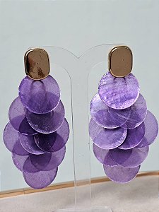 Brinco escama madrepérola lilás base