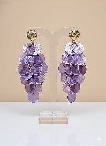 Brinco escama madreperola sereia lilás