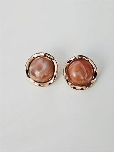 Brinco botão resina mesclado