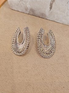 Brinco frisado prata