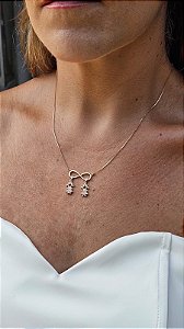 Gargantilha mãe de meninas dourado