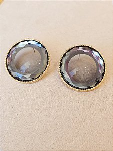 Brinco botão fumê diamantado