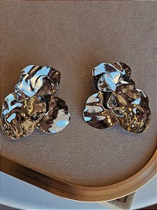 Brinco orquídea meia pétala prata