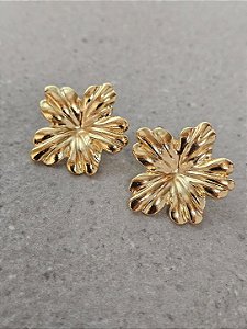 Brinco flor dourada
