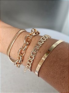 Mix de pulseiras dourado