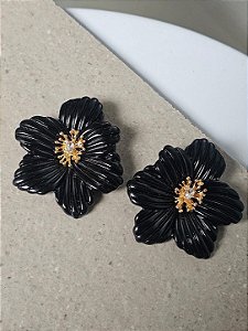 Brinco flor moça bonita preto