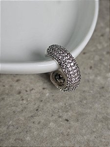 Piercing fake bold cravejado prata