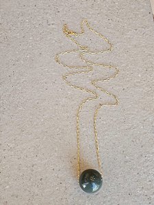 Colar longo esfera verde musgo