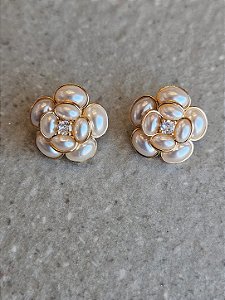 Brinco flor de pérola