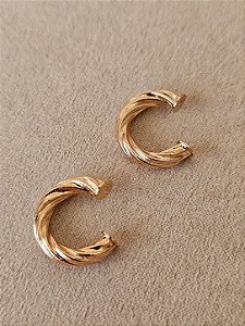 Dupla de piercing fake torcido dourado
