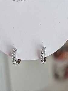 Mini argola cravejada prata